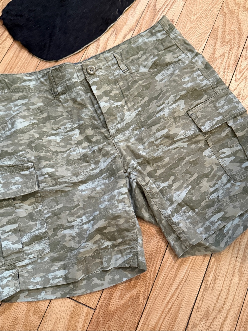 L.L. Bean Men's Olive Camo Cargo Shorts